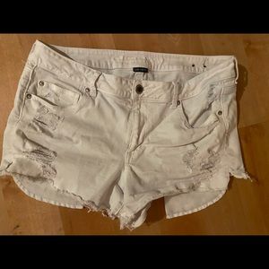AE super stretch size 18 white short